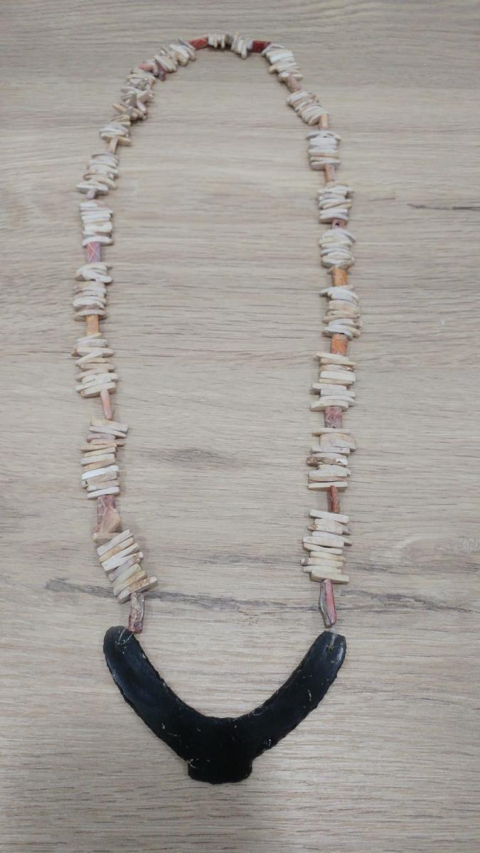 Necklace Composed Of Seashells And Obsidian-photo-4