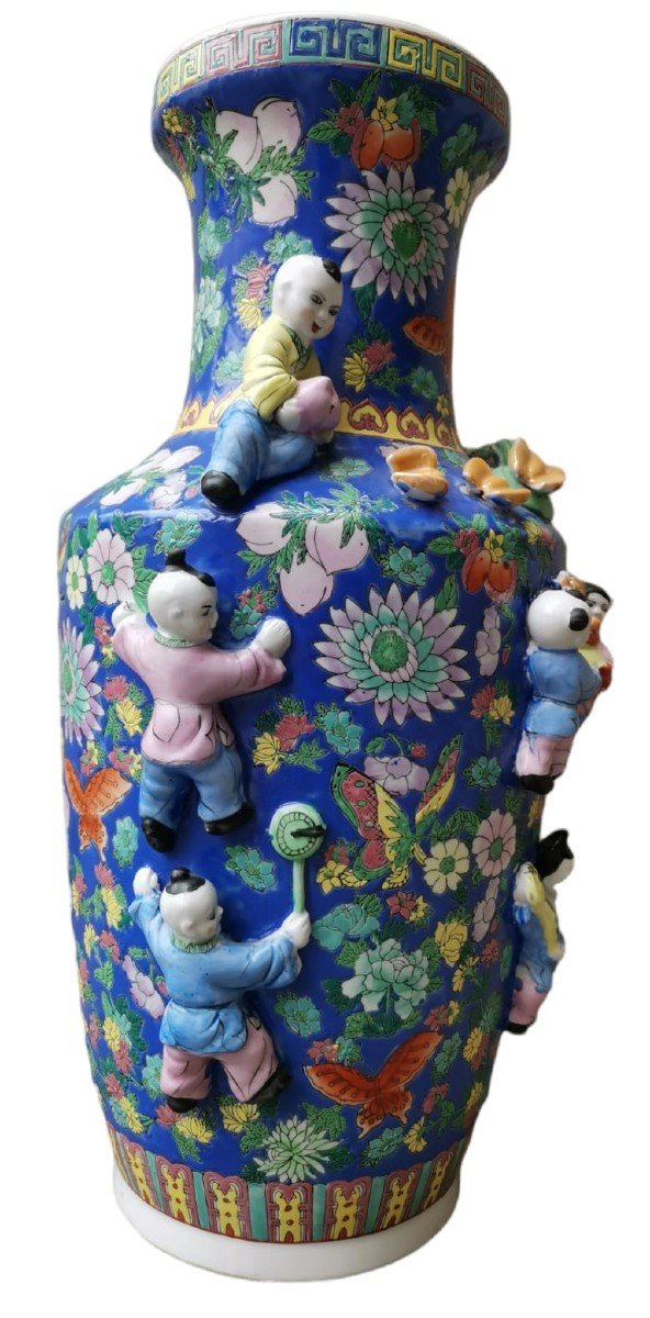 Large Chinese Porcelain Vase