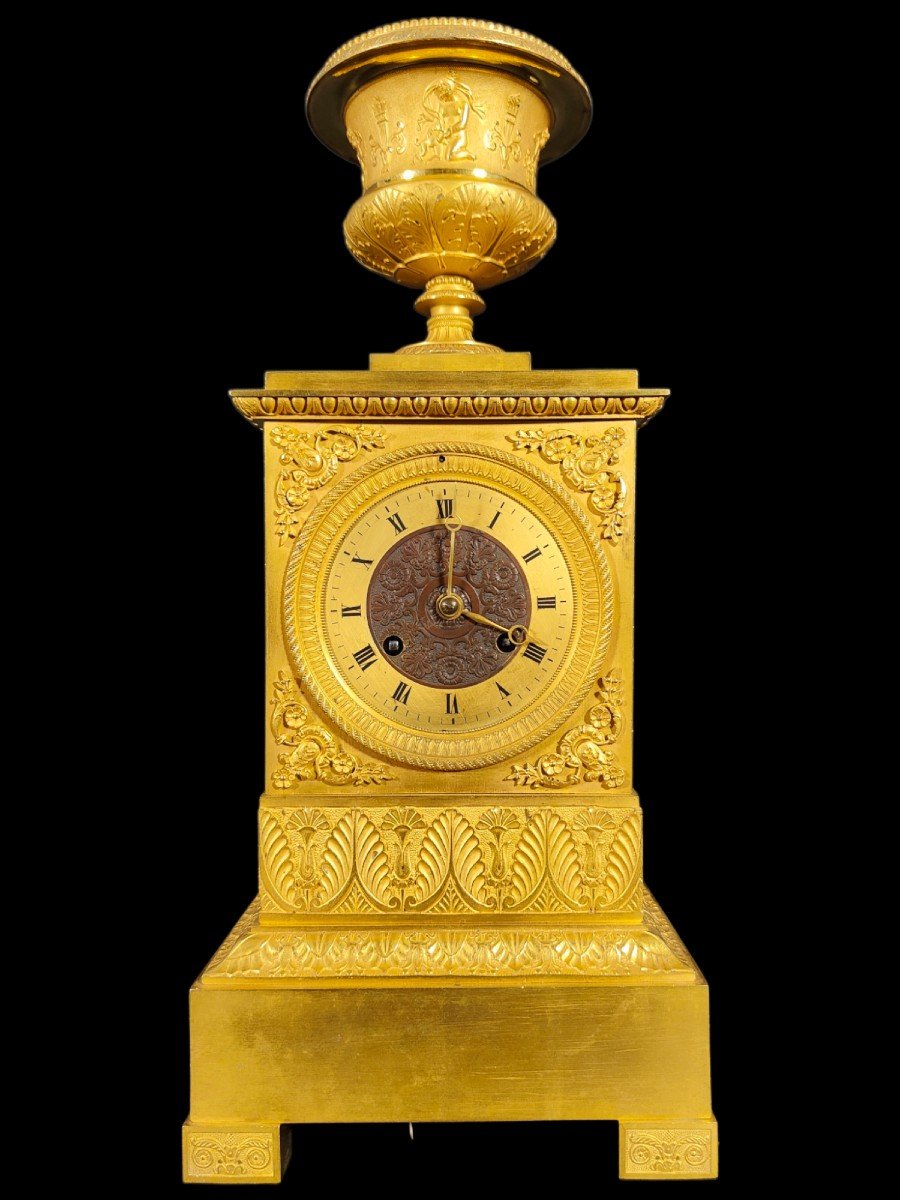 Une Horloge  pendule Empire Française De Belle Qualité Par l'éminent Fabricant Ledieur