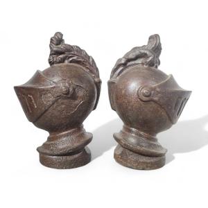 Paire De Têtes d'Armure Médiévales – XVIIe Siècle
