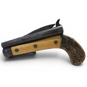 pistolet combiné européen du XIXe siècle avec mécanisme de couteau pliant