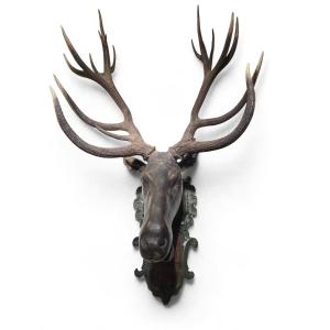 trophée de cerf élaphe du XVIIIe siècle, 18 cors, daté de 1755, provenant potentiellement des d
