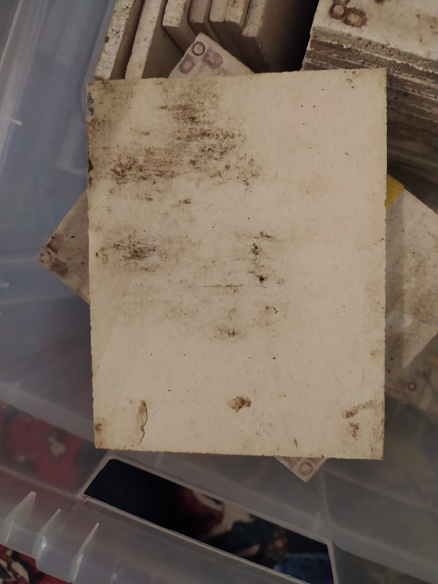 roger capron suite de. 300 carreaux en grès cérame, déclinés en plus de 30 modeles différents-photo-3