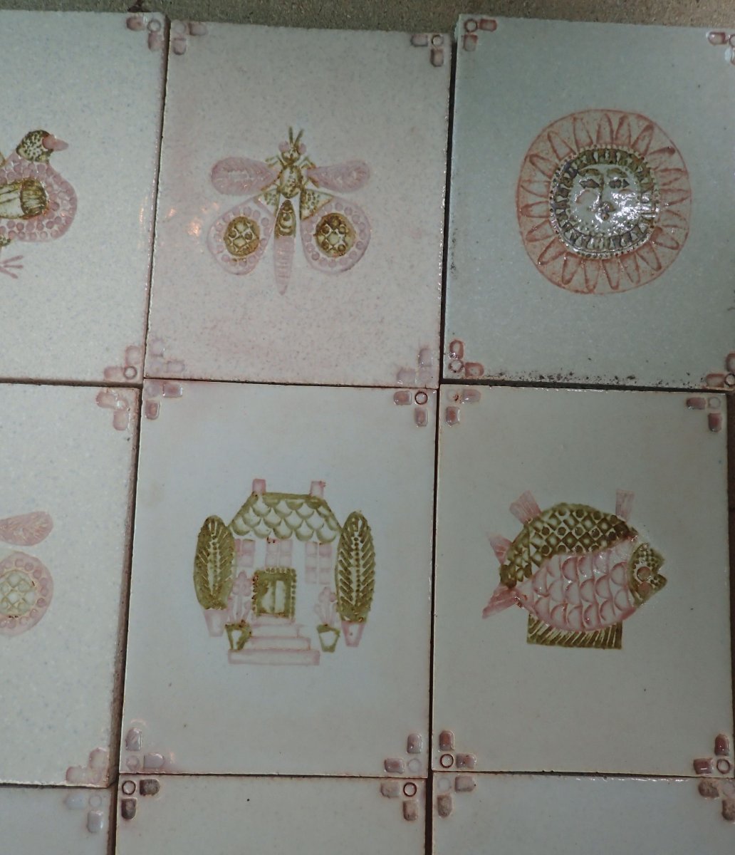 Le bestiere de Roger Capron decliné en 104 carreaux de grés cerame +/-2m²-photo-2
