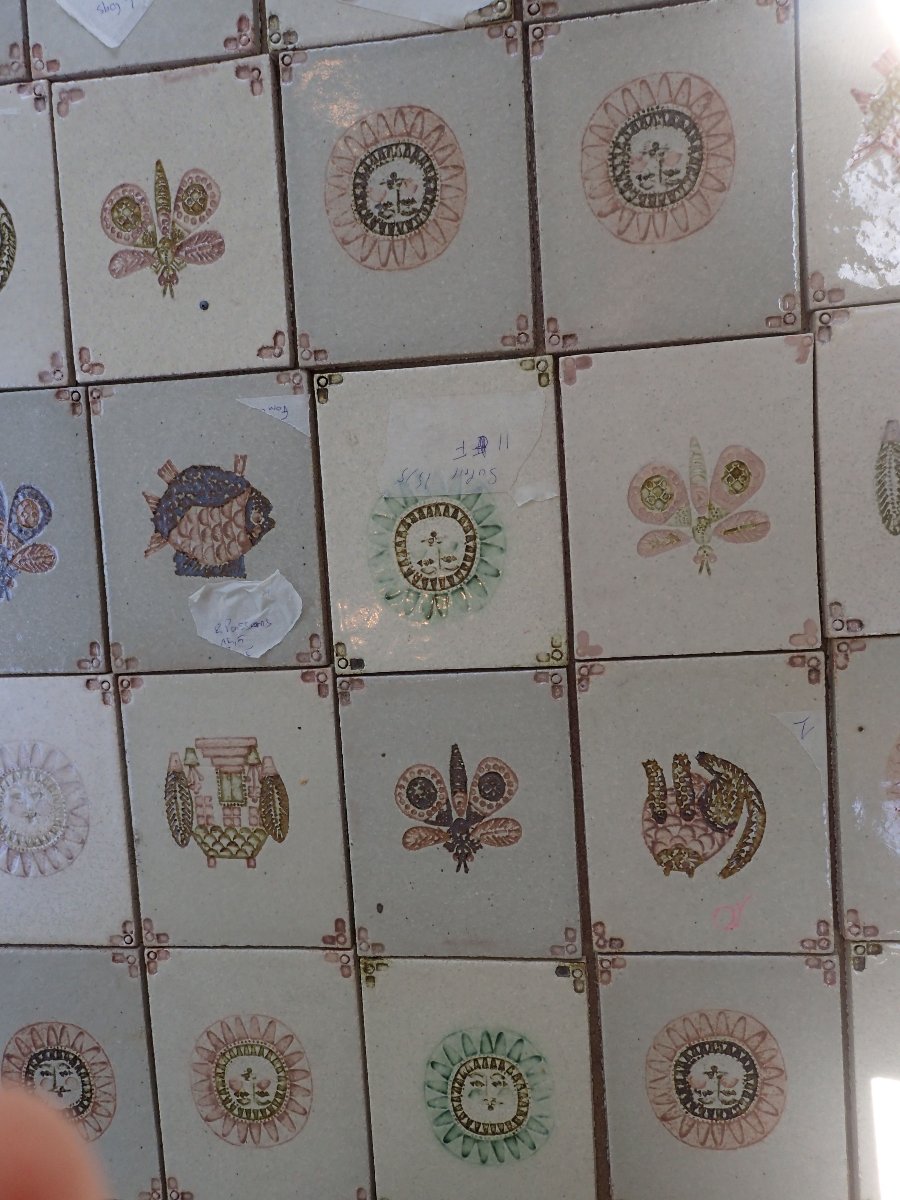 Le bestiere de Roger Capron decliné en 104 carreaux de grés cerame +/-2m²-photo-4