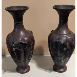 Pair Of Bronze Vases Decorated With Birds Meiji Period