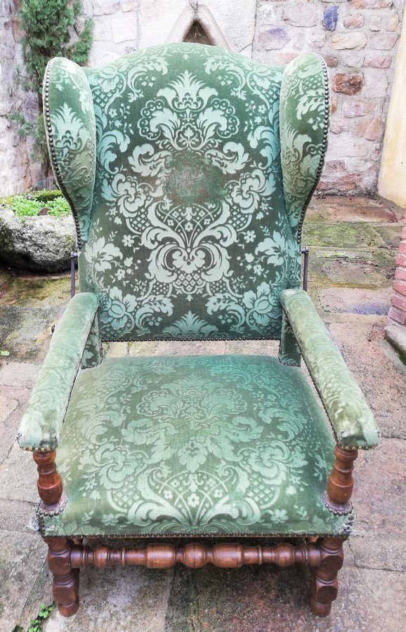 Bergere With Fixed Ears