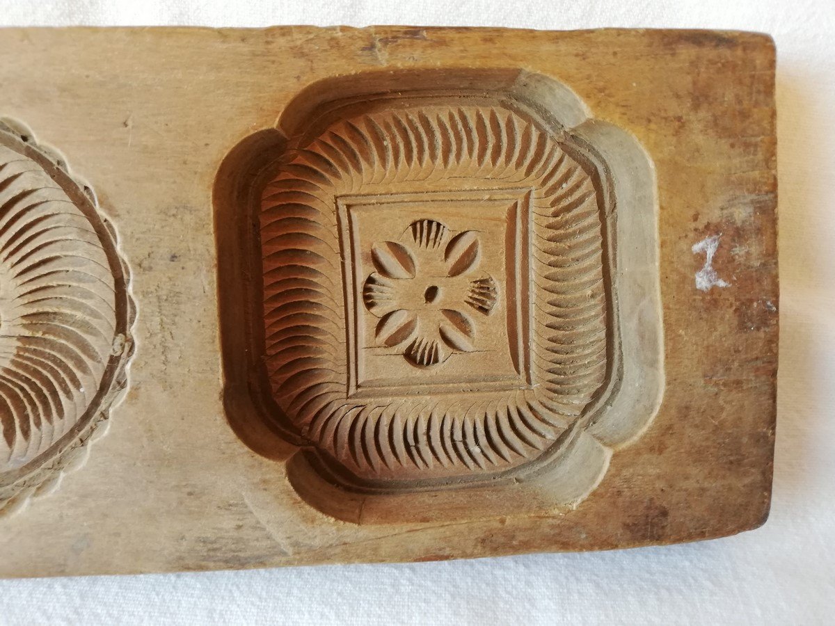 Folk Art Chocolate Molds-photo-1