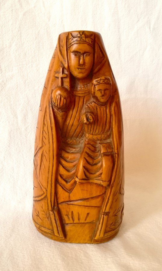 Virgin Of A Shepherd In Boxwood