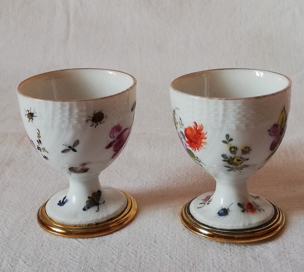 Two Meissen Egg Cups-photo-4