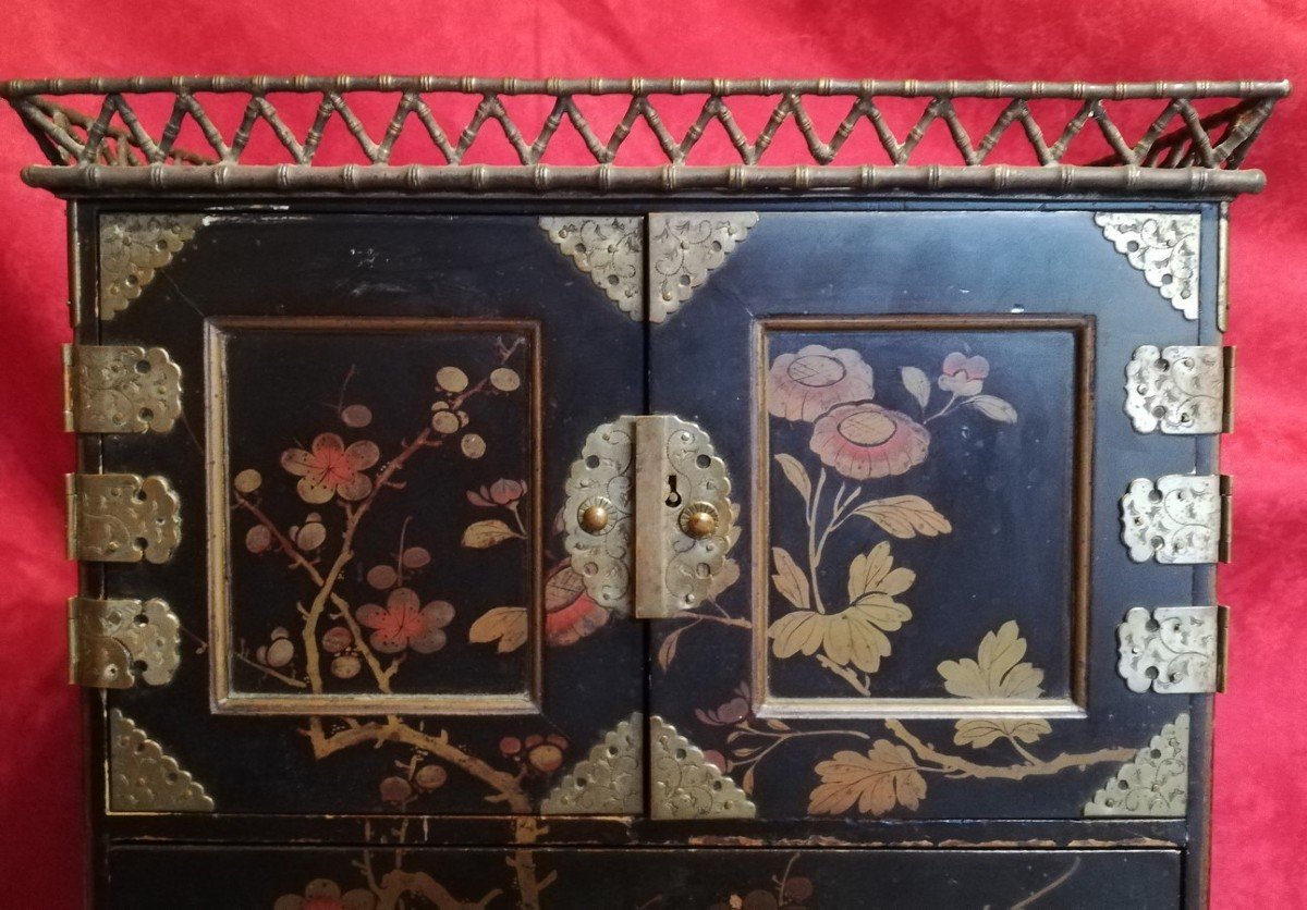 Small Asian Cabinet 19th Century-photo-2