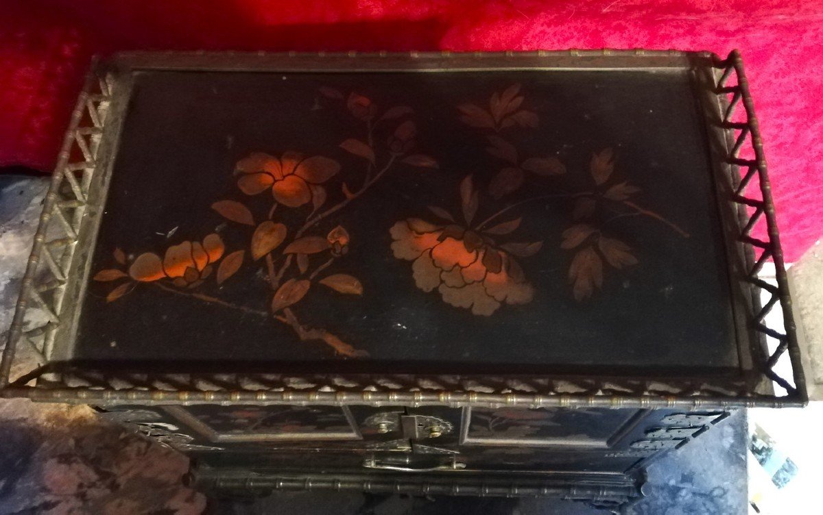 Small Asian Cabinet 19th Century-photo-1