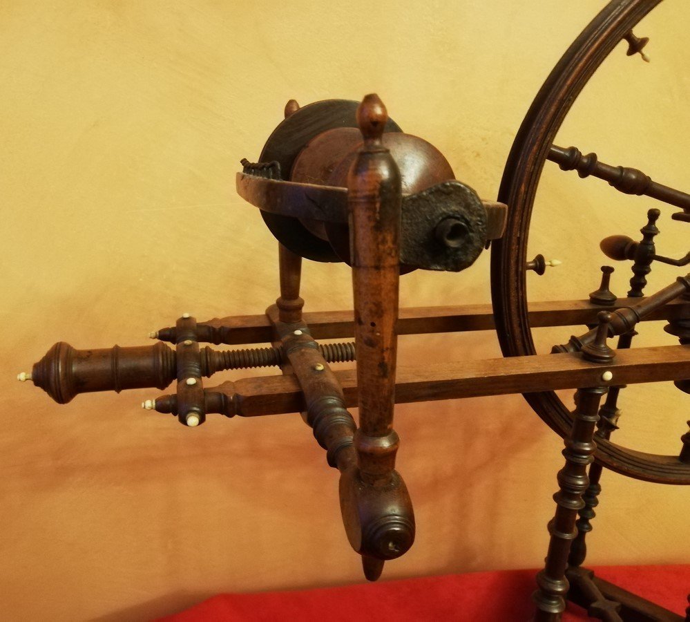 18th Century Spinning Wheel-photo-5