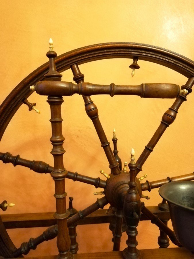 18th Century Spinning Wheel-photo-8