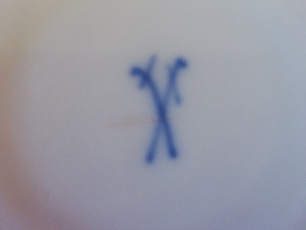 Covered Pot In German Porcelain -photo-4