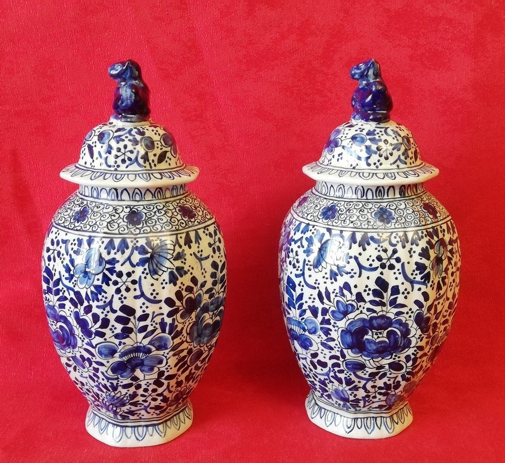Petite paire de vases couverts Delft-photo-1