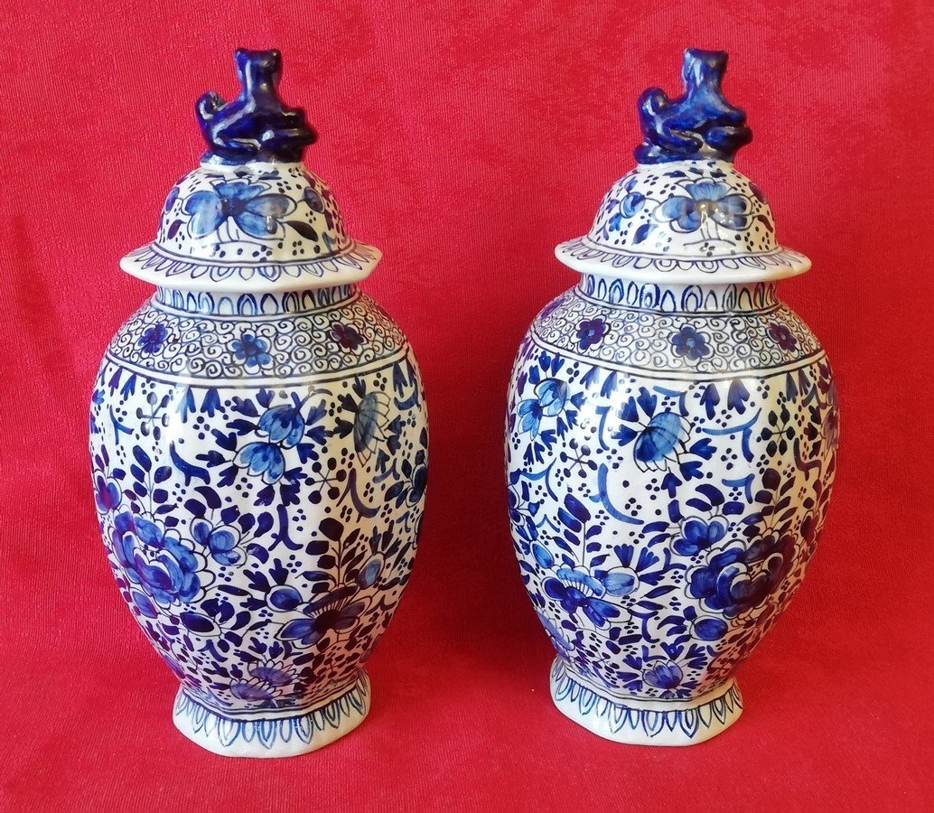 Petite paire de vases couverts Delft-photo-2