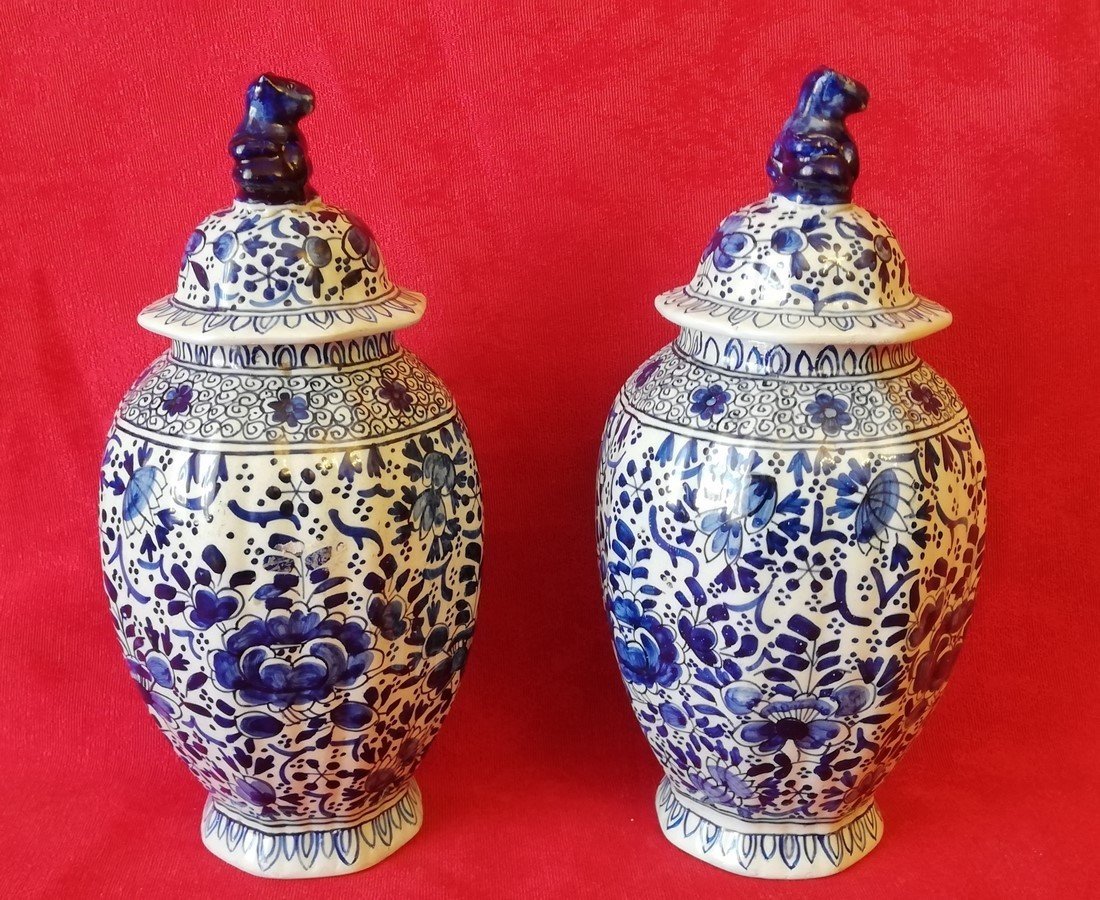 Petite paire de vases couverts Delft-photo-3