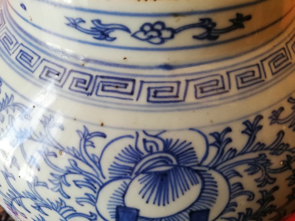 Large Blue And White Vase From China -photo-3