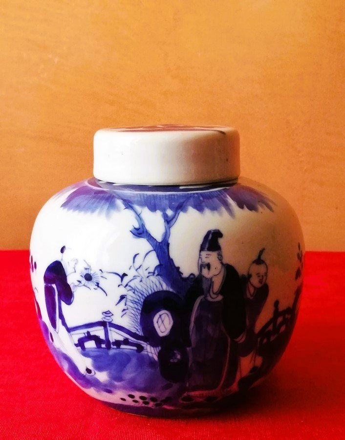 Small Covered Chinese Pot-photo-8