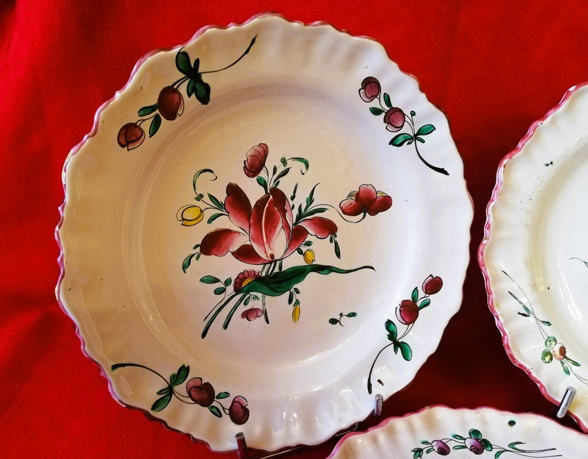Trois assiettes de MOUSTIERS VARAGES-photo-2