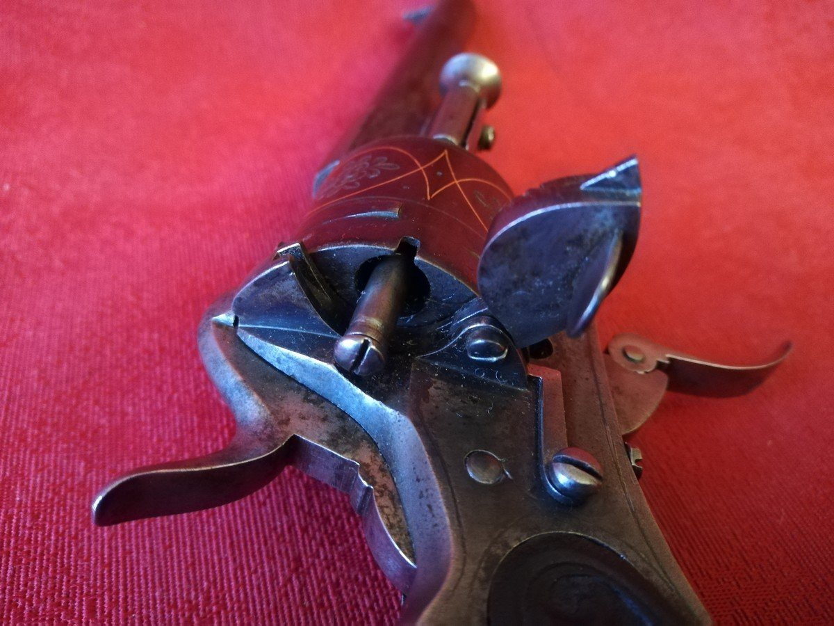 Pistolet à barillet à six coups -photo-4