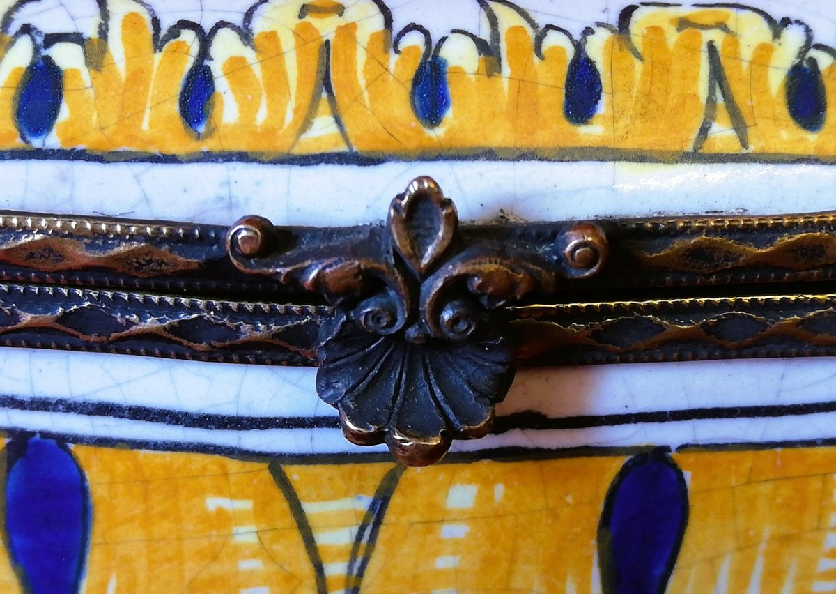 19th Century Earthenware Box  -photo-5