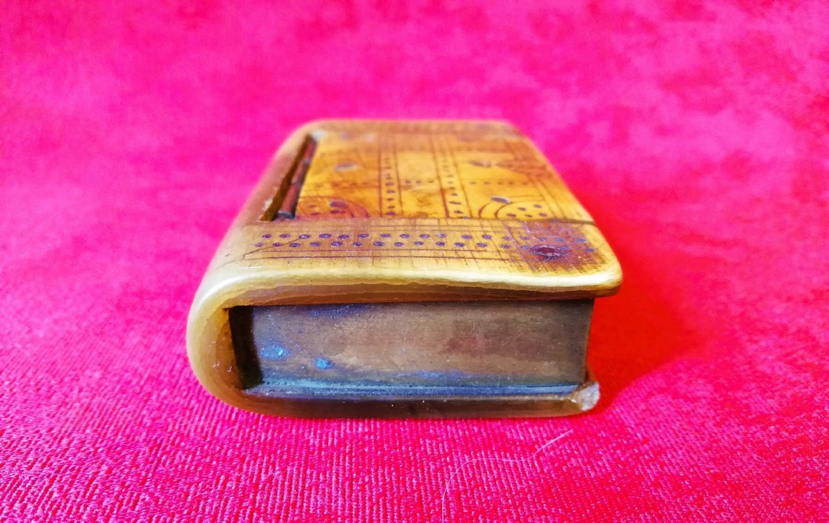 Tabatière en corne du 19ème siècle -photo-1