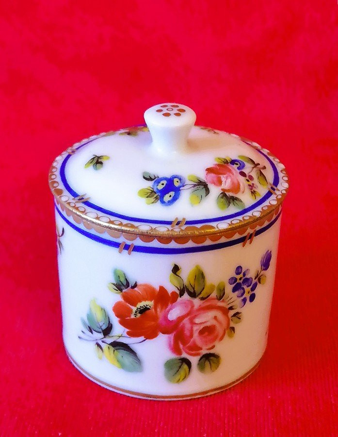 Porcelaines de Sèvres du 18ème siècle-photo-2