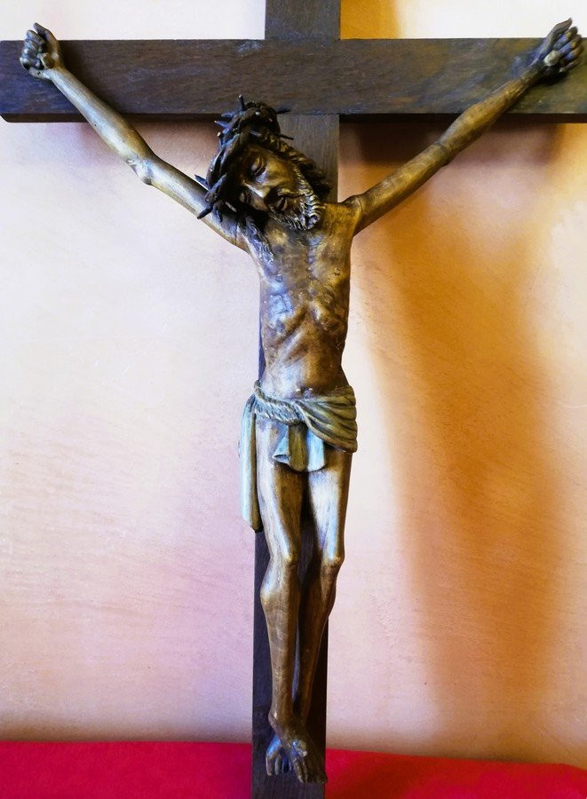 Christ On The Cross Sculpted -photo-2