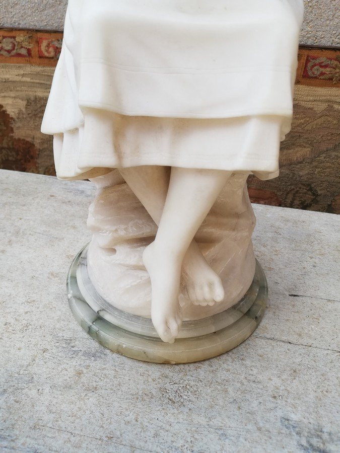 Marble Little Girl Reading -photo-4