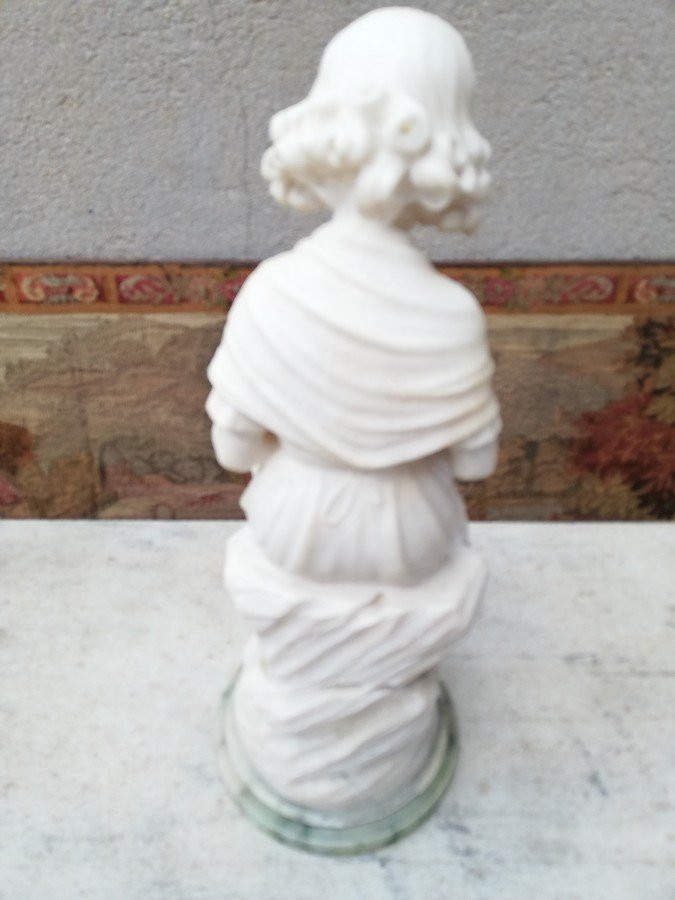 Marble Little Girl Reading -photo-2