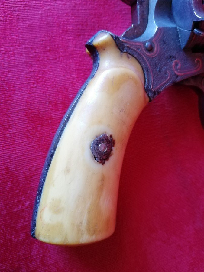 Revolver à six coups à broche-photo-5
