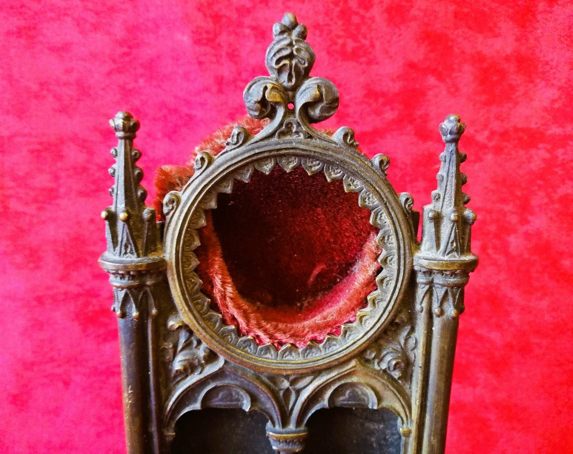 Restoration Period Watch Holder -photo-3