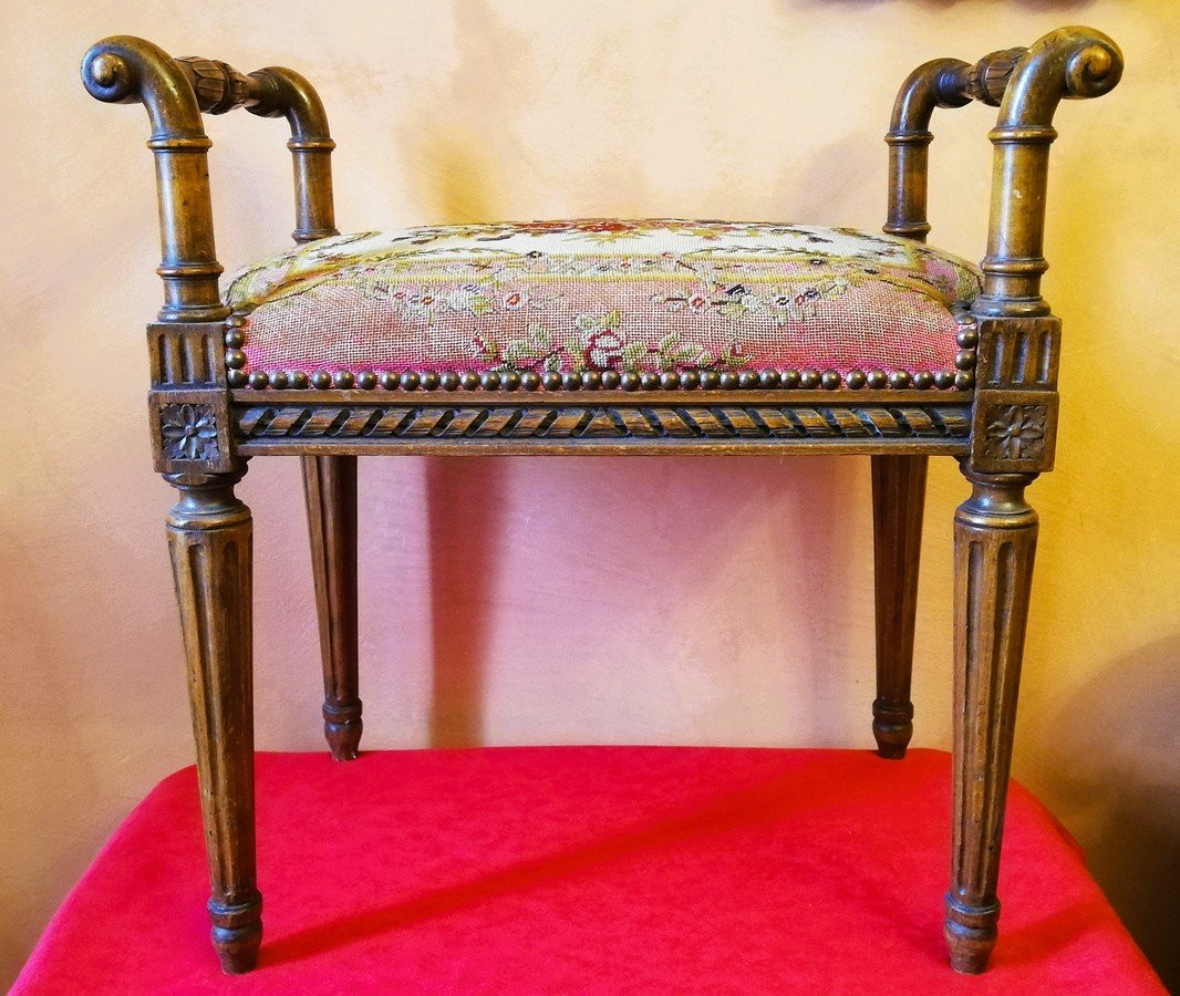 Small Upholstered Bench -photo-2