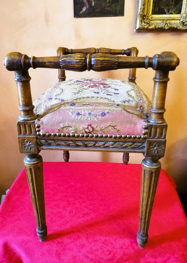 Small Upholstered Bench -photo-6