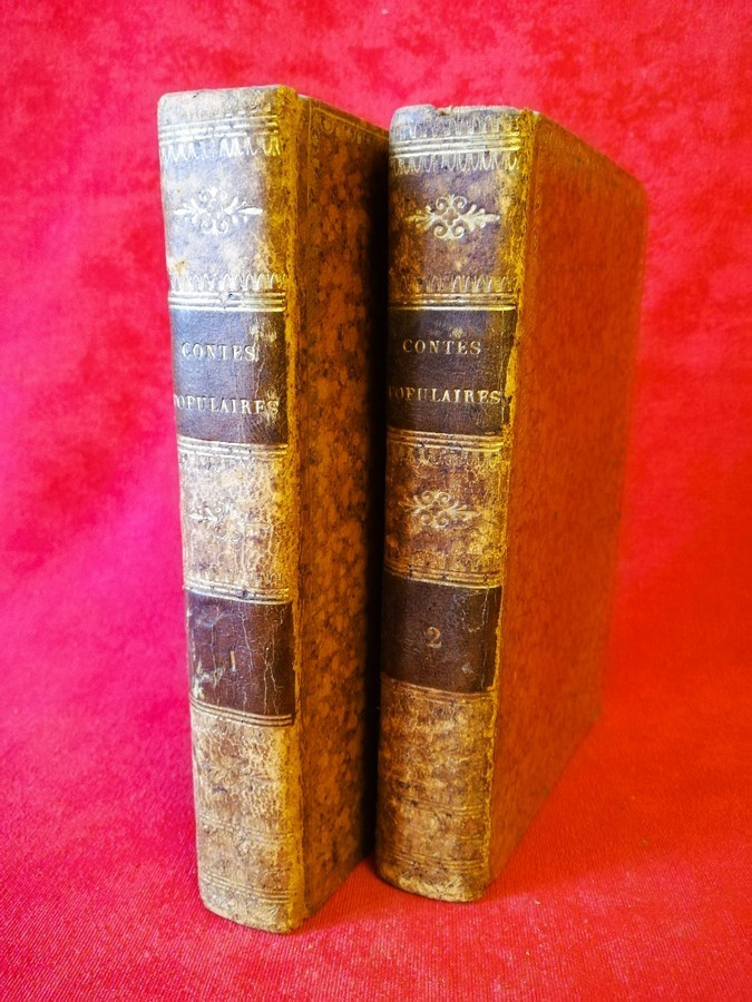 Livres les Contes Populaires en deux volumes 
