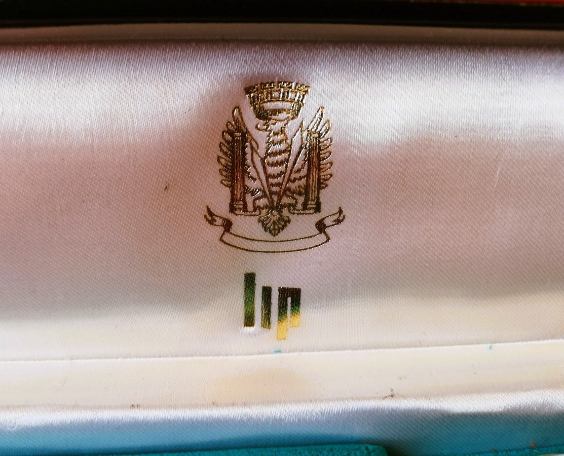 Lip Watch In Box -photo-2