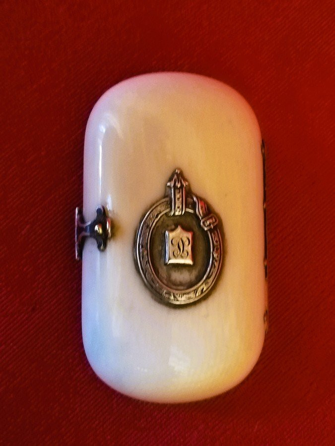 Small 19th Century Coin Purse -photo-2