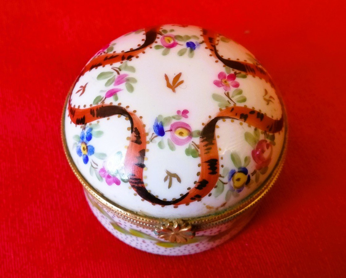 Boîte en porcelaine de paris -photo-1