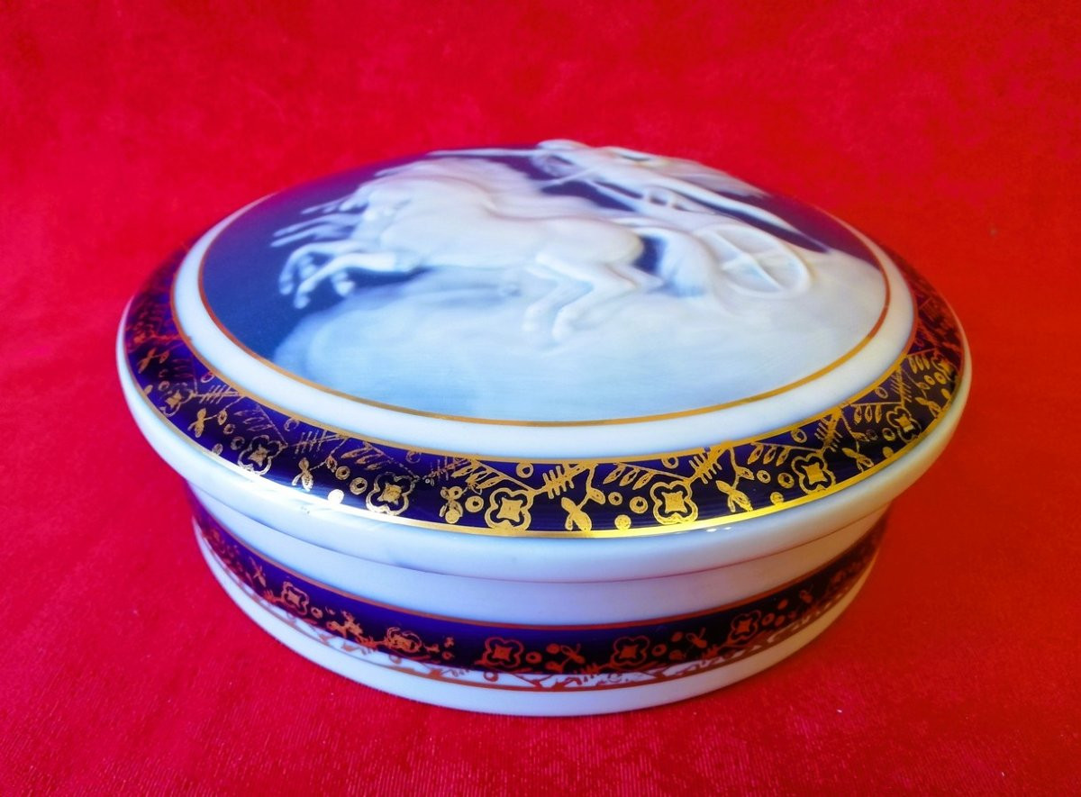 Large Tharaud Limoges Porcelain Box -photo-2