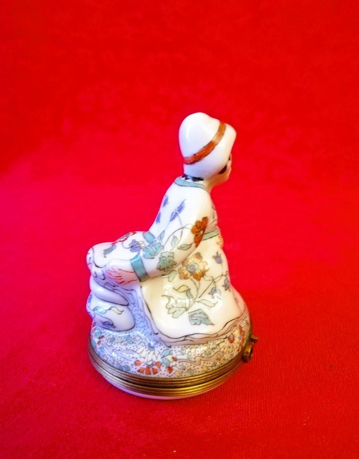 Small Porcelain Box From Chantilly -photo-4