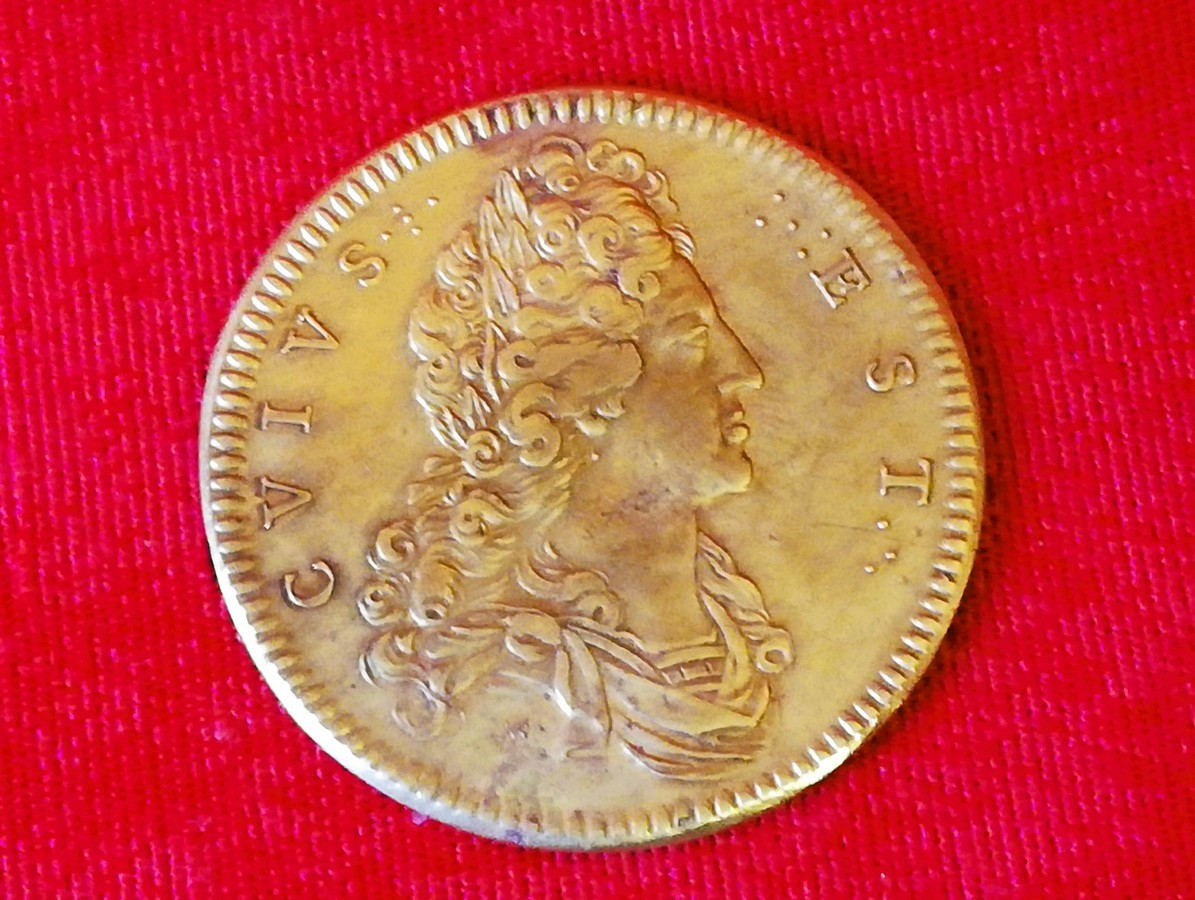 Médaille en laiton doré 