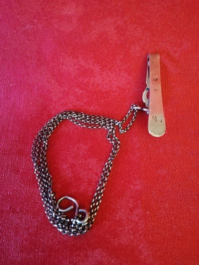 Small Crochet Hook With Scissors And Chain -photo-2