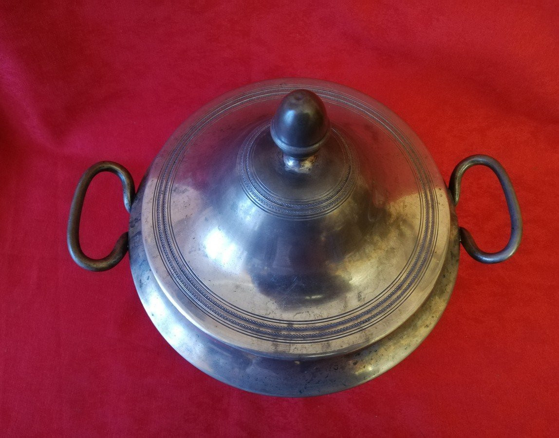 Soupière poinçonnée en étain -photo-1