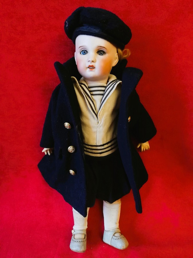 Poupée S.F.B.J. en costume de marin 