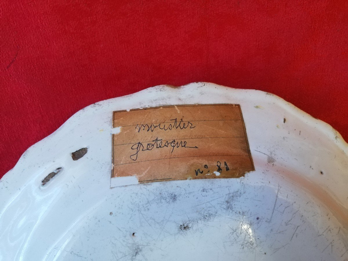 Small Dish From Moustiers With A Grotesque -photo-6