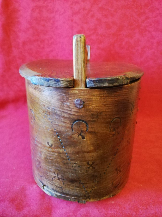 Oval Lacemaker's Box -photo-2