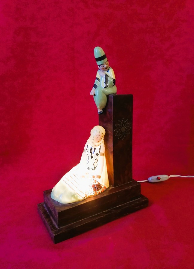 Curious Bedside Lamp 