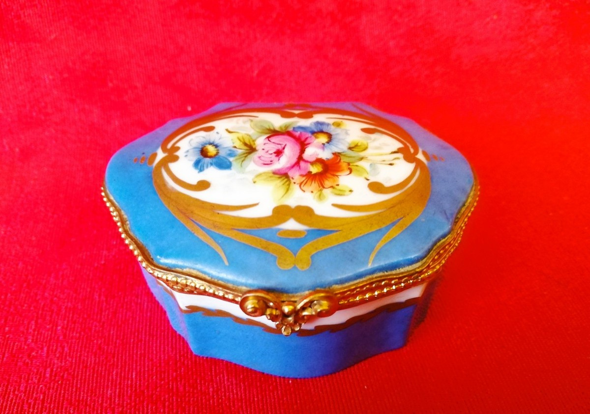 Boîte polylobée bleu ciel 